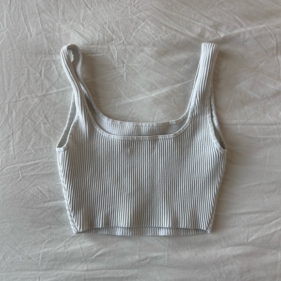 Aritzia & Babaton Sculpt Knit Squareneck Cropped Tank Size XS - Picture 2 of 3